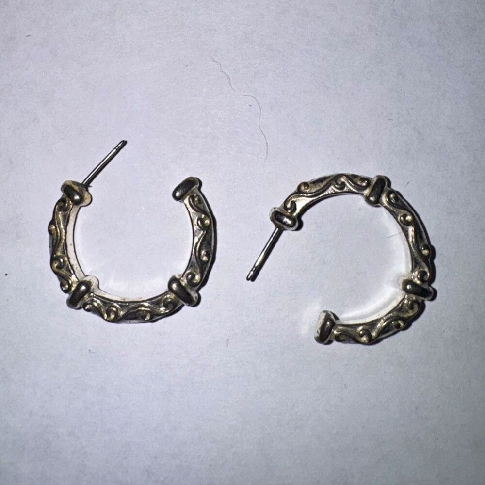 Silver Tone Round Textured Hoop Earrings Metal Post Closure No Stone Lobe